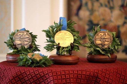 
<p>                                В Беларуси представлены медали II Европейских игр, за которые поборются самбисты</p>
<p>                        