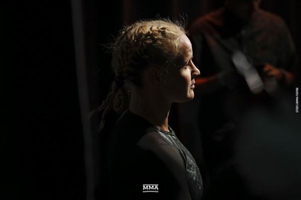 Генри Сехудо, Тони Фергюсон, Валентина Шевченко: открытая тренировка в преддверии UFC 238 - фото